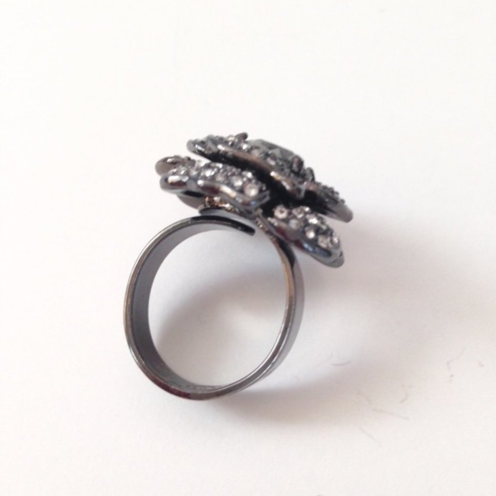 Stella & Dot |‘Vintage' Retired Pavé Crystal Hematite Belle Fleur Cockta… - Picture 6 of 9
